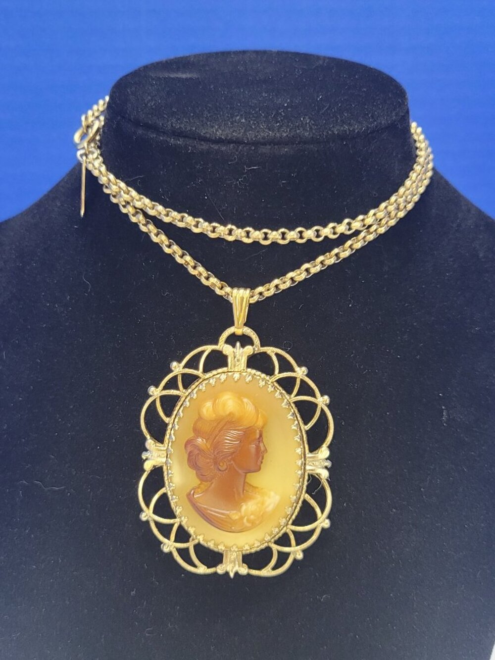 Vintage Whiting Davis Victorian Revival Amber Cameo Necklace
